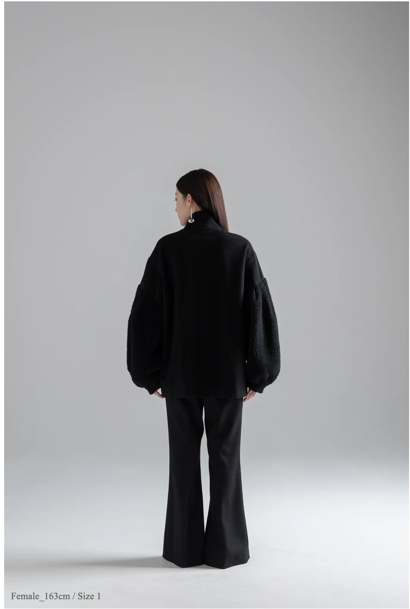 【BLACK LIMITED COLLECTION】Bias Cut Short Duffle Coat
