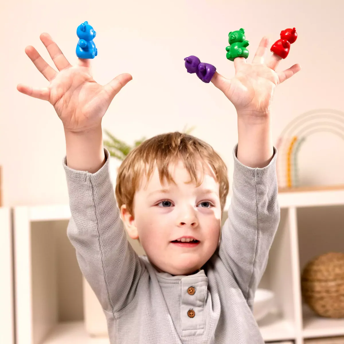 Cuddly Cubs Bear Finger Crayons - Set of 6 by OOLY